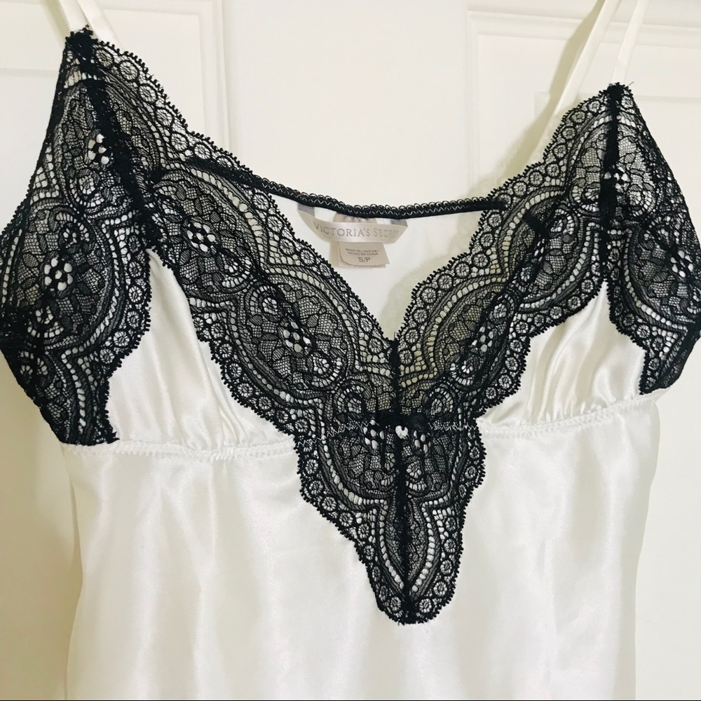 VS white satin lingerie top with black lace - Picture 5 of 8